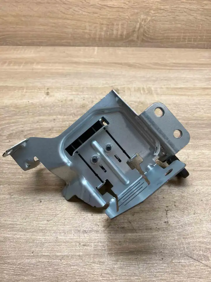 BMW 3 F30 F35 F31 (2012 - 2018) 7268030 Держатель шторки — фото 2