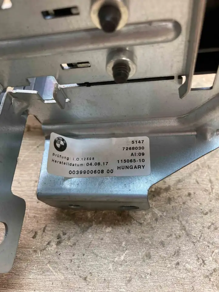 BMW 3 F30 F35 F31 (2012 - 2018) 7268030 Держатель шторки — фото 5