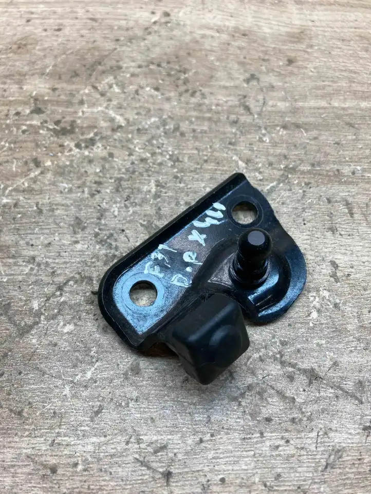 BMW 3 F30 F35 F31 (2012 - 2018) 7263100 Скоба замка крышки багажника — фото 2