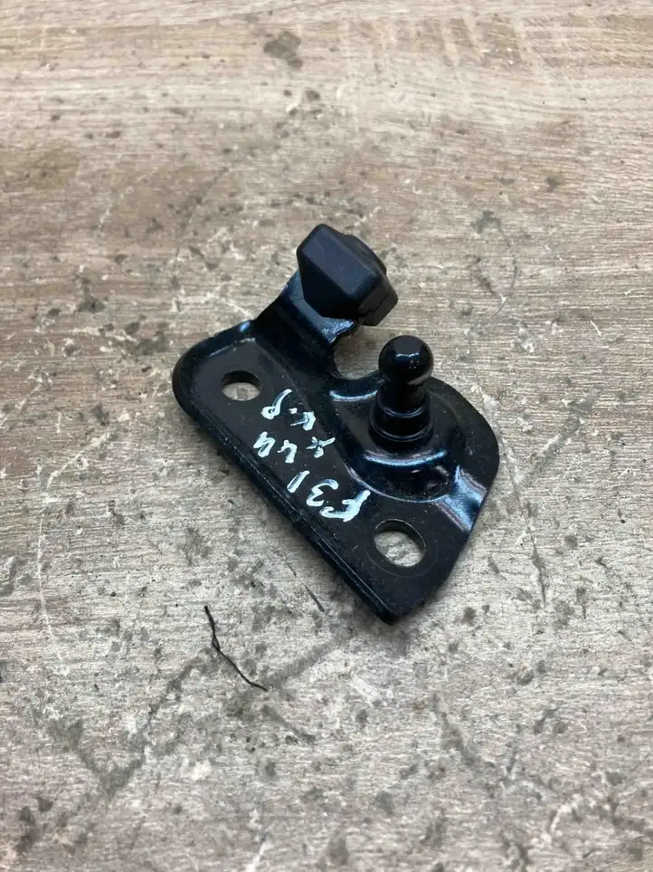 BMW 3 F30 F35 F31 (2012 - 2018) 7263099 Скоба замка крышки багажника — фото 1