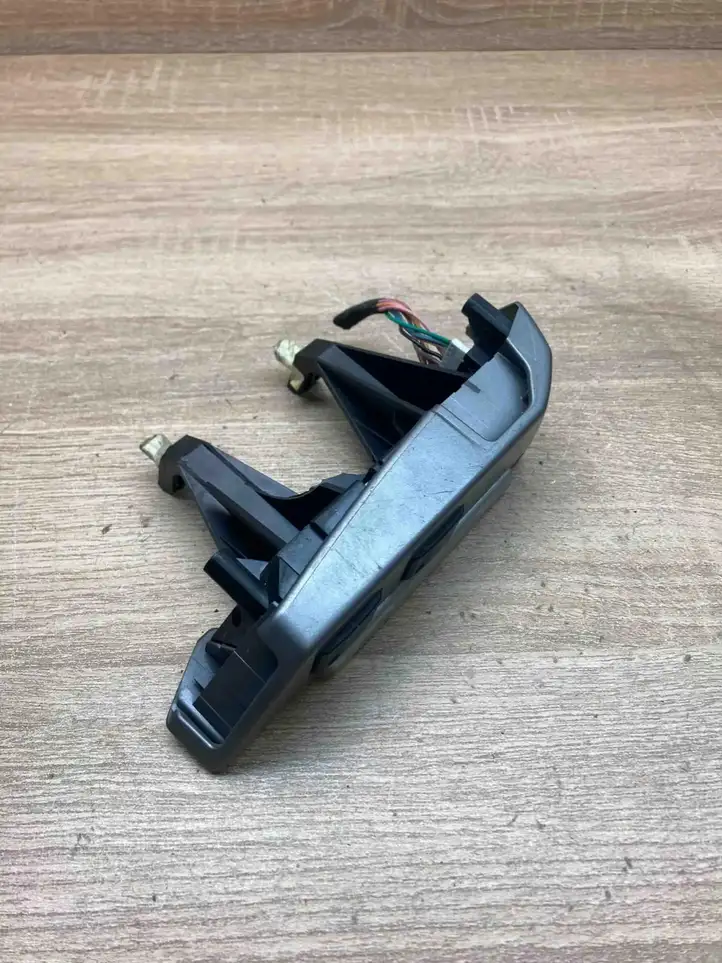 Land Rover Discovery 3 - LR3 (2004 - 2009) 8H2213D767FA Кнопки на рулевом колесе — фото 3