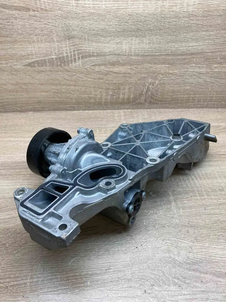 BMW 1 F20 F21 (2011 - 2019) 7644804 Кронштейн генератора — фото 4
