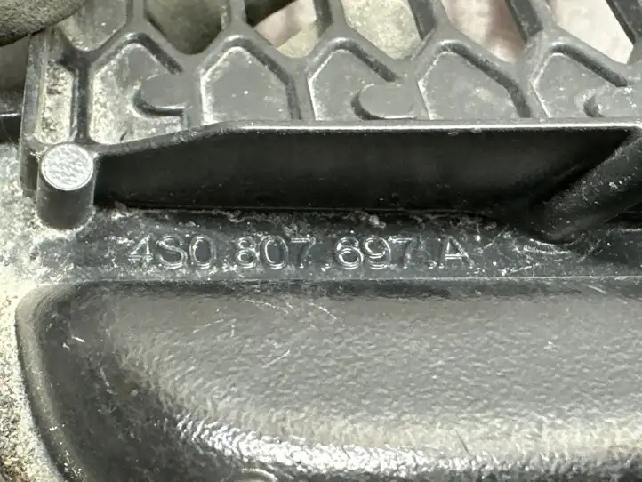 Audi R8 4S (2015 - ) 4S0807697A Вентиляционная решетка кузова — фото 3