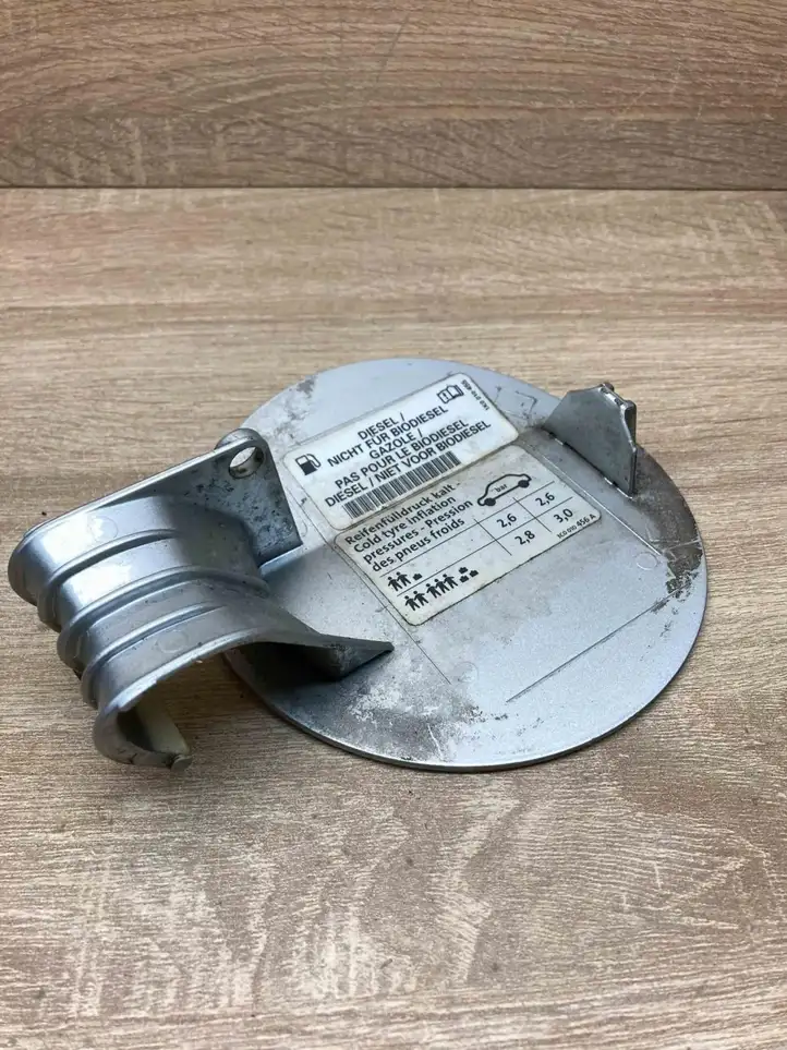 (2005 - 2010) 3C9809857 Отделка лючка топливного бака — фото 3