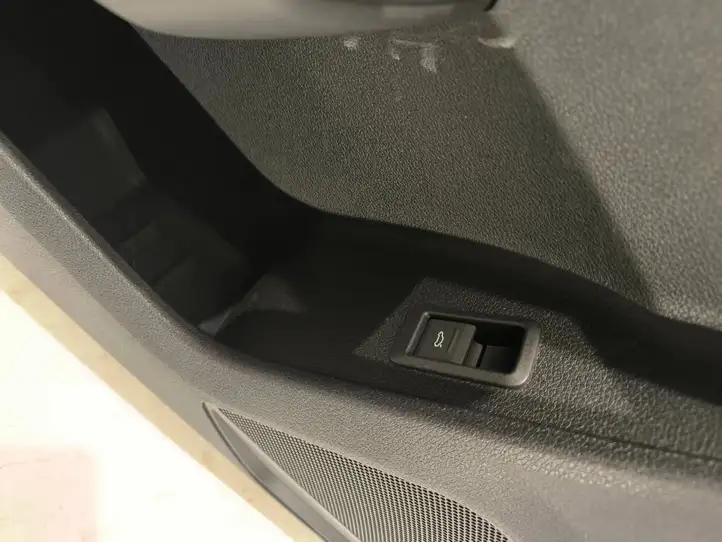 Audi Q3 F3 (2018 - ) 83A971035CS Обшивка передней двери — фото 4