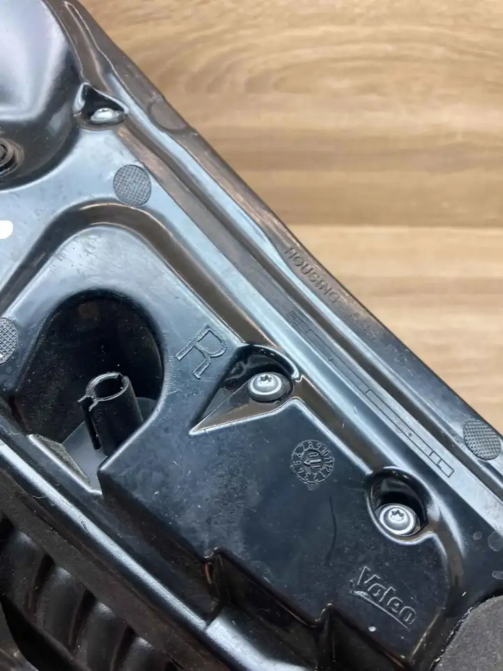 Audi Q5 SQ5 (2008 - 2012) AudiQ5TailLight Задний фонарь в крышке багажника — фото 6