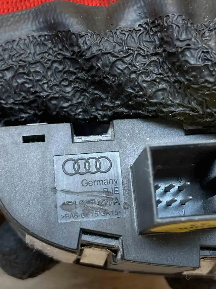 Audi A6 S6 C6 4F (2004 - 2008) 4F1867227A Кнопка бардачка — фото 5