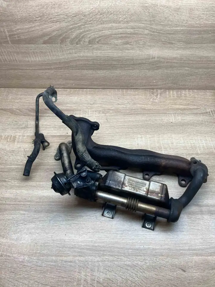 Toyota Corolla Verso AR10 (2004 - 2009) 256800R02000 Охладитель клапана EGR — фото 2