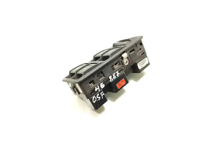 Land Rover Discovery 3 - LR3 (2004 - 2009) YUD500950PVJ Блок кнопок стеклоподъемников — фото 3
