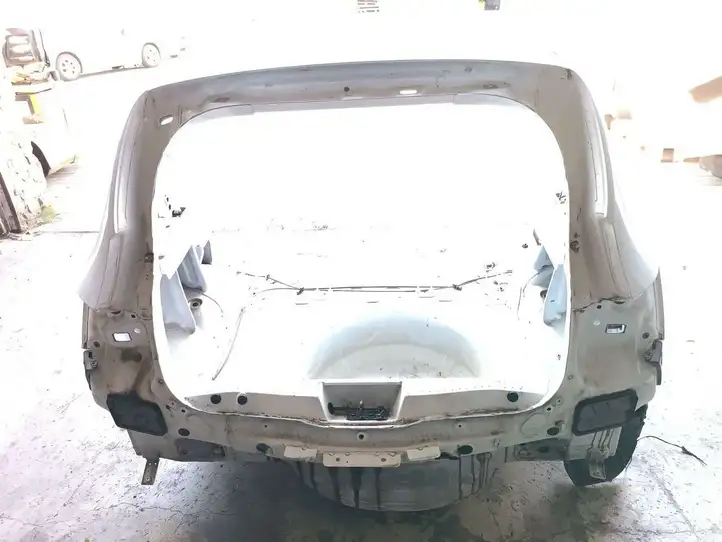 Dacia Sandero (2012 - 2016) Задняя часть кузова — фото 1