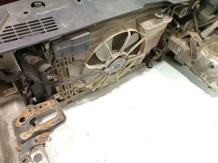 Toyota Corolla Verso E121 (2004 - 2007) Комплект передней части — фото 8