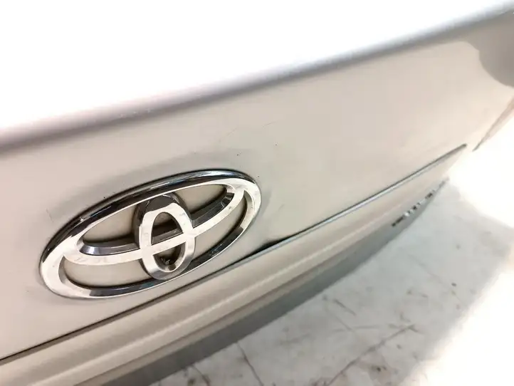 Toyota Avensis T270 (2009 - 2012) Крышка багажника — фото 3