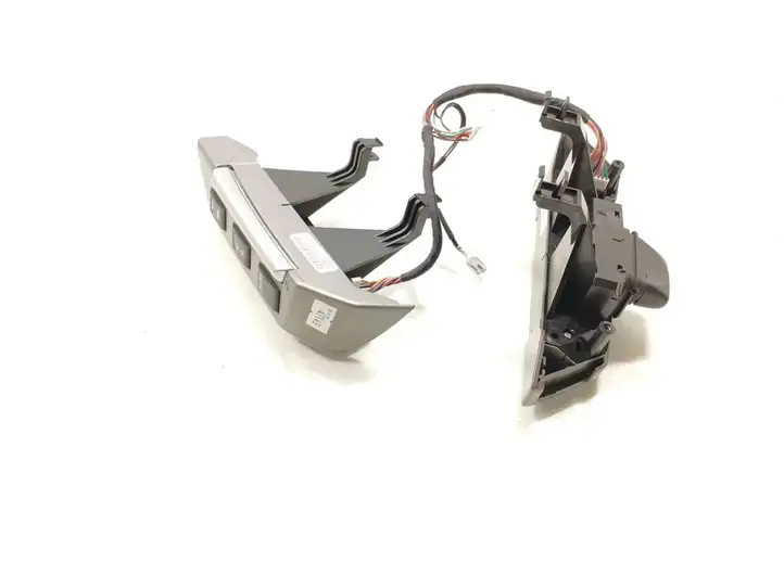 Land Rover Discovery 3 - LR3 (2004 - 2009) XPD500790 Кнопки на рулевом колесе — фото 3