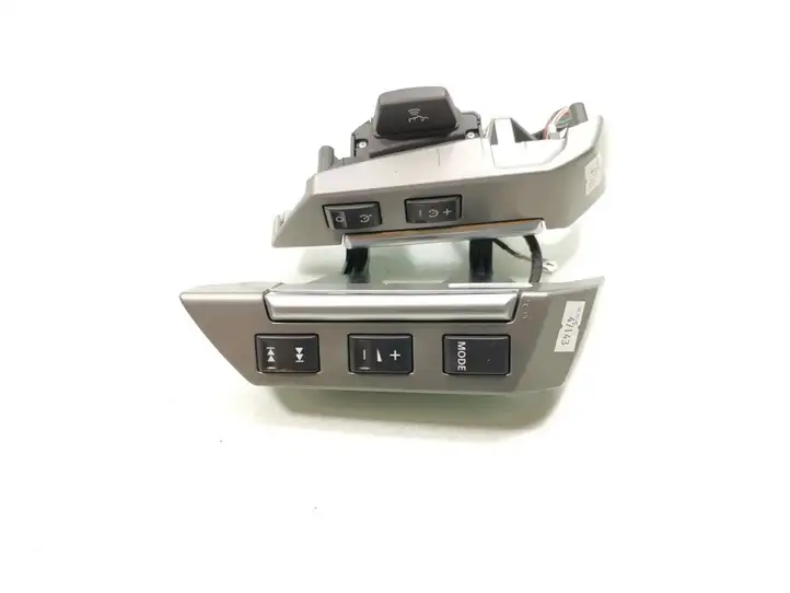 Land Rover Discovery 3 - LR3 (2004 - 2009) XPD500790 Кнопки на рулевом колесе — фото 4