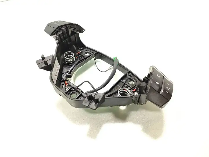 Volvo XC90 (2006 - 2014) Кнопки на рулевом колесе — фото 2