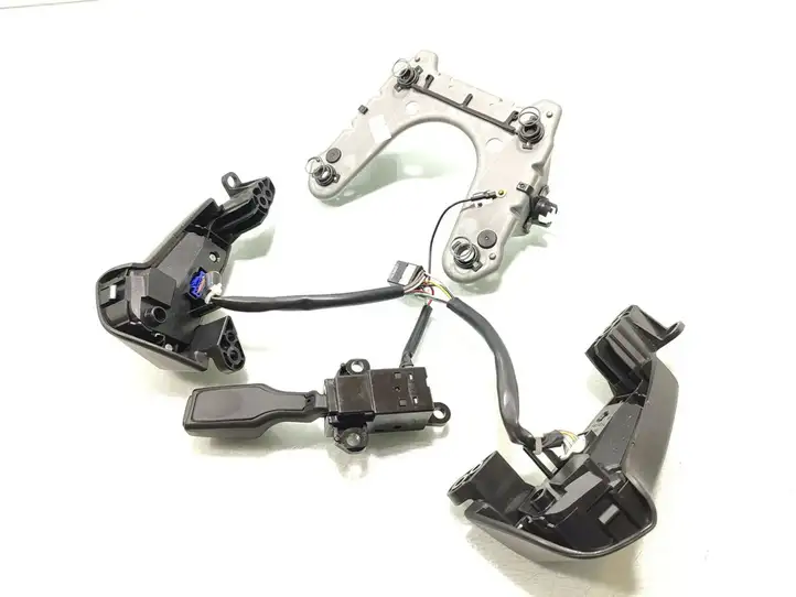 Toyota Avensis Verso (2004 - 2009) 75B596 Кнопки на рулевом колесе — фото 5