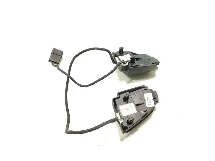 Skoda Octavia Mk2 (1Z) (2004 - 2013) 3T0959537B Кнопки на рулевом колесе — фото 4