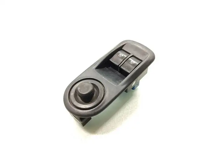 Opel Vivaro (2006 - 2014) 8200011867 Кнопка стеклоподъемников — фото 1