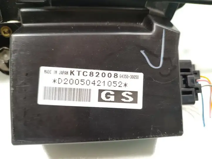 Lexus GS 300 350 430 450h (2004 - 2007) 64350-30050 Солнцезащитная шторка задней двери — фото 6