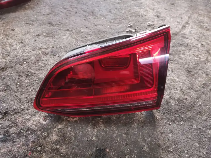 Volkswagen Golf VII (2013 - 2019) 5G9945094D Задний фонарь в крышке багажника — фото 1