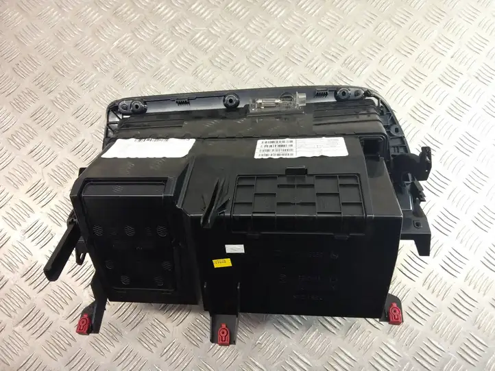 BMW X3 F25 (2010 - 2017) 9210486 Вещевой ящик — фото 10
