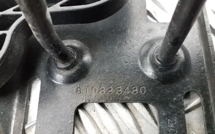 Audi A5 8T 8F (2007 - 2011) 8T0823480 Кронштейн замка капота — фото 4