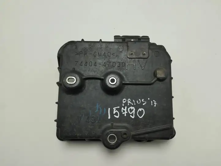 Toyota Prius (XW50) (2015 - ) 7440447030 Площадка аккумулятора — фото 3