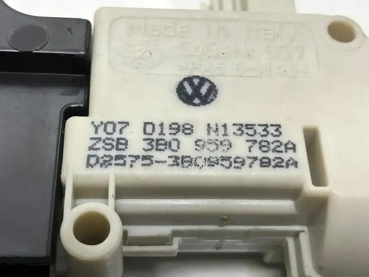 Audi A6 Allroad C6 (2006 - 2008) 3B0959782A Замок бардачка — фото 8