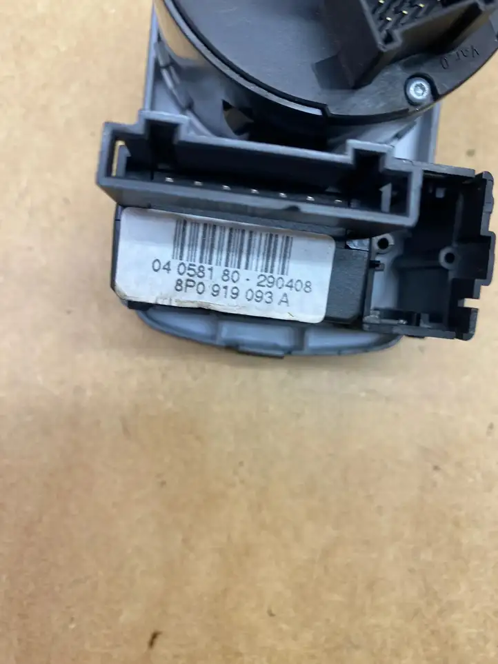 Audi A3/S3 8P (2008 - 2013) 8P1941531AH Включатель фонарей — фото 2