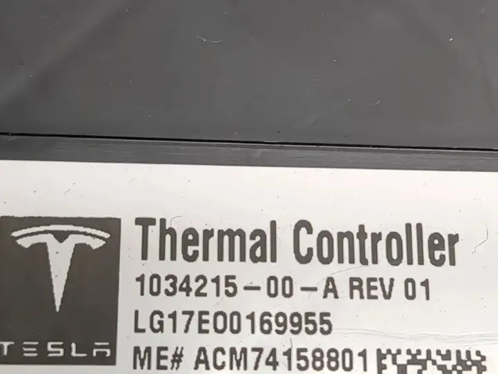 Tesla Model S (2016 - 2021) 103421500A Модуль управления кондиционером — фото 3