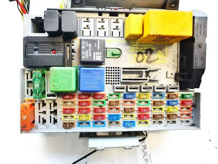 Opel Astra G (1998 - 2004) 24412497 Блок предохранителей (комплект) — фото 2