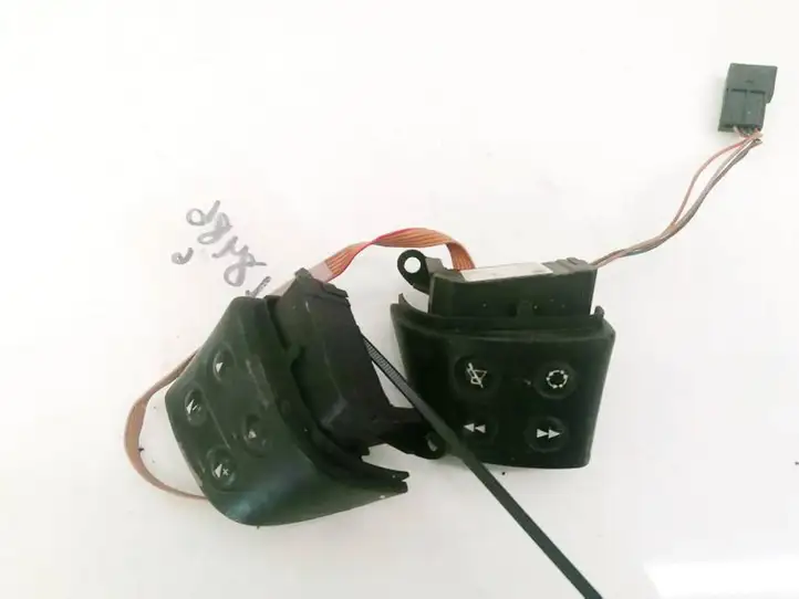 Seat Leon (1P) (2005 - 2012) 5P0959537 Кнопки на рулевом колесе — фото 1