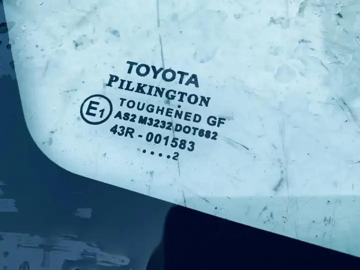 Toyota Corolla E120 E130 (2000 - 2004) Заднее боковое стекло — фото 2