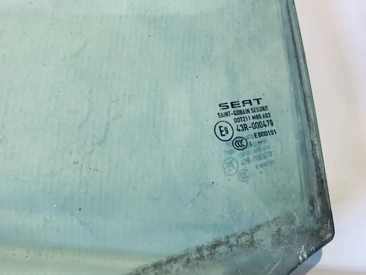 Seat Ibiza IV (6J,6P) (2008 - 2017) Стекло передней двери — фото 2