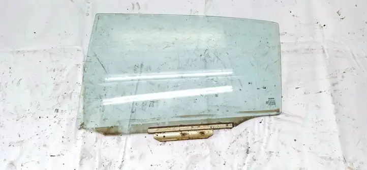 Toyota Corolla E120 E130 (2000 - 2004) Стекло задней двери — фото 1
