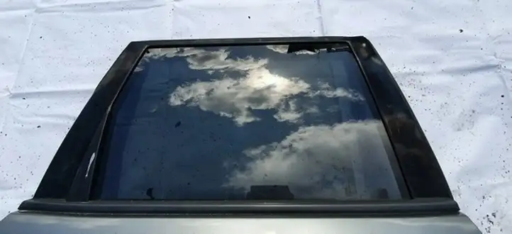 Nissan X-Trail T30 (2001 - 2007) Стекло задней двери — фото 1