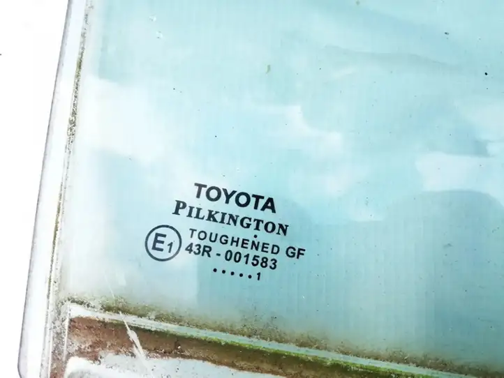 Toyota Avensis T270 (2009 - 2012) Стекло задней двери — фото 2