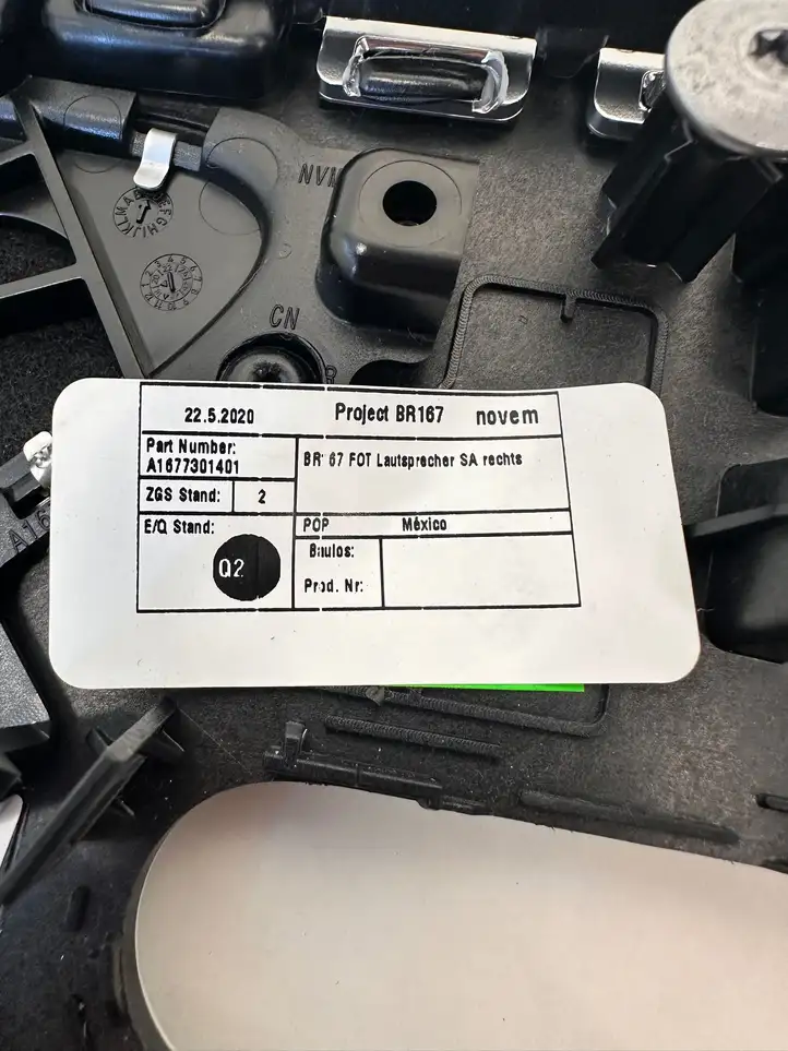 Mercedes-Benz GLE W167 (2019 - ) A1677303203 Прочая отделка задней двери — фото 6