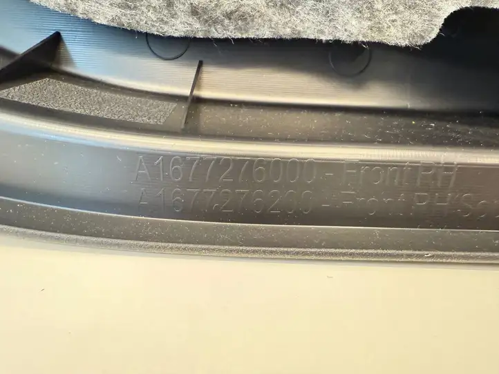 Mercedes-Benz GLE W167 (2019 - ) A1677276000 Обшивка передней двери — фото 2
