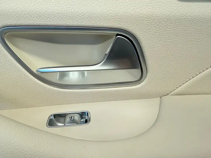 Mercedes-Benz GLE W167 (2019 - ) A1677276000 Обшивка передней двери — фото 3