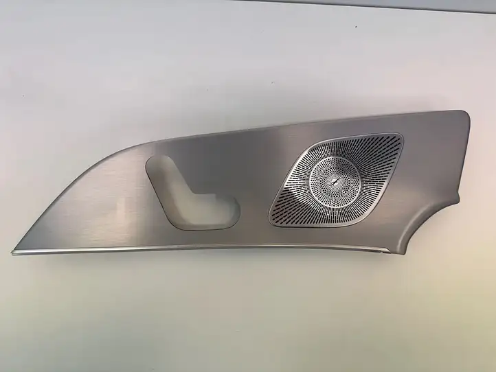 Mercedes-Benz GLE W167 (2019 - ) A1677202301 Прочая отделка передней двери — фото 1