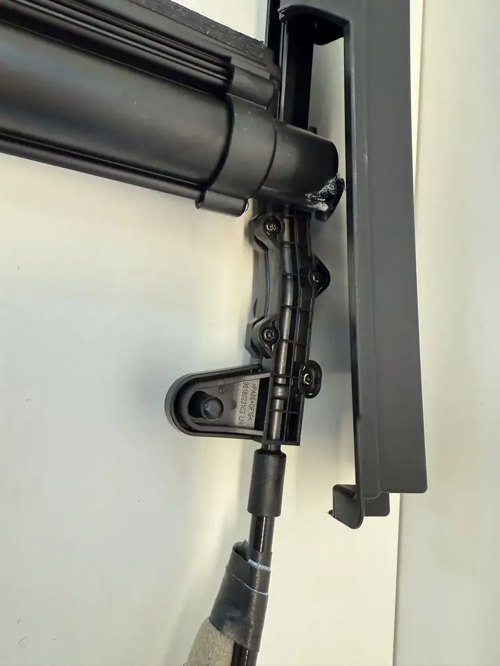 Mercedes-Benz GLE W167 (2019 - ) A1678105405 Электрическая шторка заднего стекла — фото 11