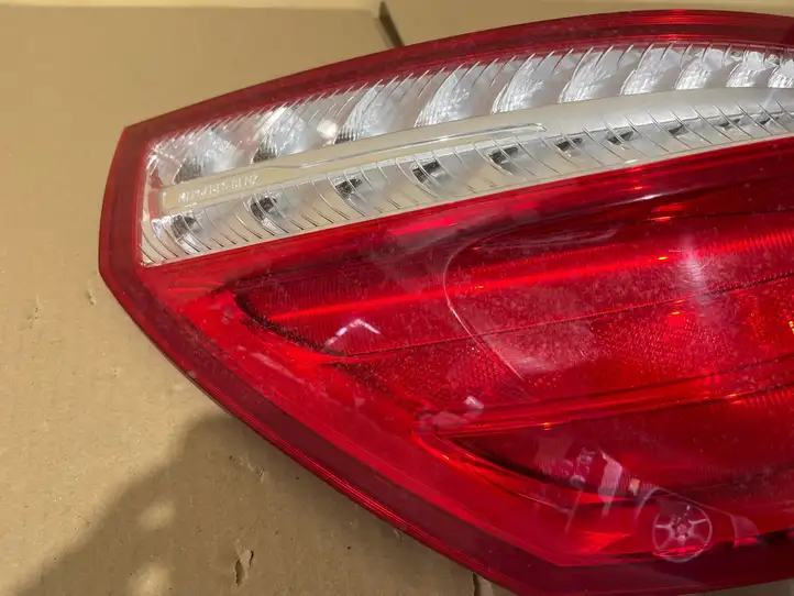 Mercedes-Benz SL R231 (2012 - 2019) A2318200364 Задний фонарь в кузове — фото 3