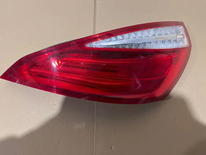Mercedes-Benz SL R231 (2012 - 2019) A2318200464 Задний фонарь в кузове — фото 1