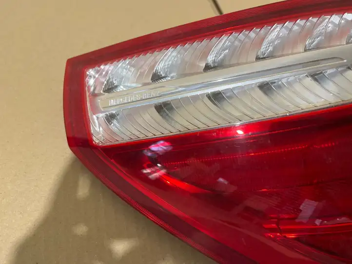 Mercedes-Benz SL R231 (2012 - 2019) A2318200364 Задний фонарь в кузове — фото 3