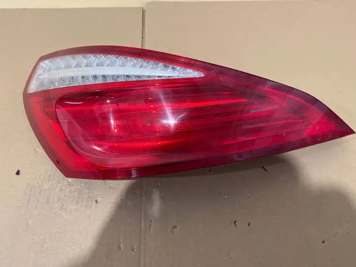 Mercedes-Benz SL R231 (2012 - 2019) A2318200364 Задний фонарь в кузове — фото 1