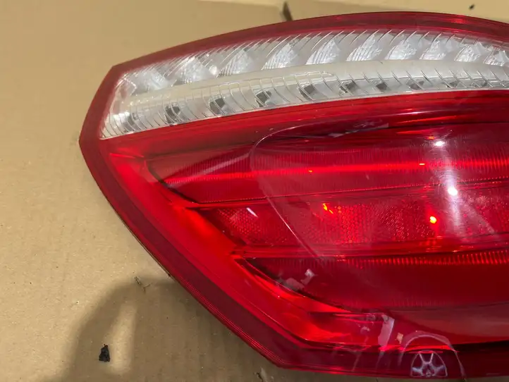 Mercedes-Benz SL R231 (2012 - 2019) A2318200364 Задний фонарь в кузове — фото 3