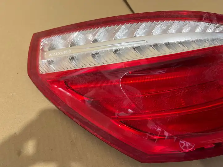 Mercedes-Benz SL R231 (2012 - 2019) A2318200364 Задний фонарь в кузове — фото 3