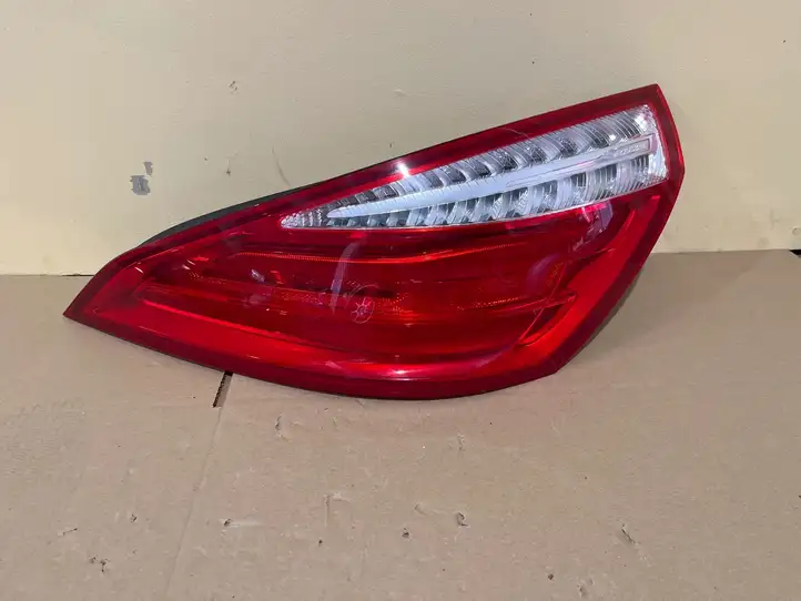 Mercedes-Benz SL R231 (2012 - 2019) A2318200464 Задний фонарь в кузове — фото 1