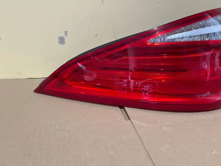 Mercedes-Benz SL R231 (2012 - 2019) A2318200464 Задний фонарь в кузове — фото 3